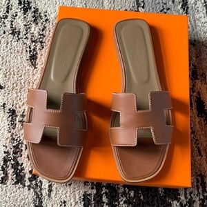 Hermes Oran sandal